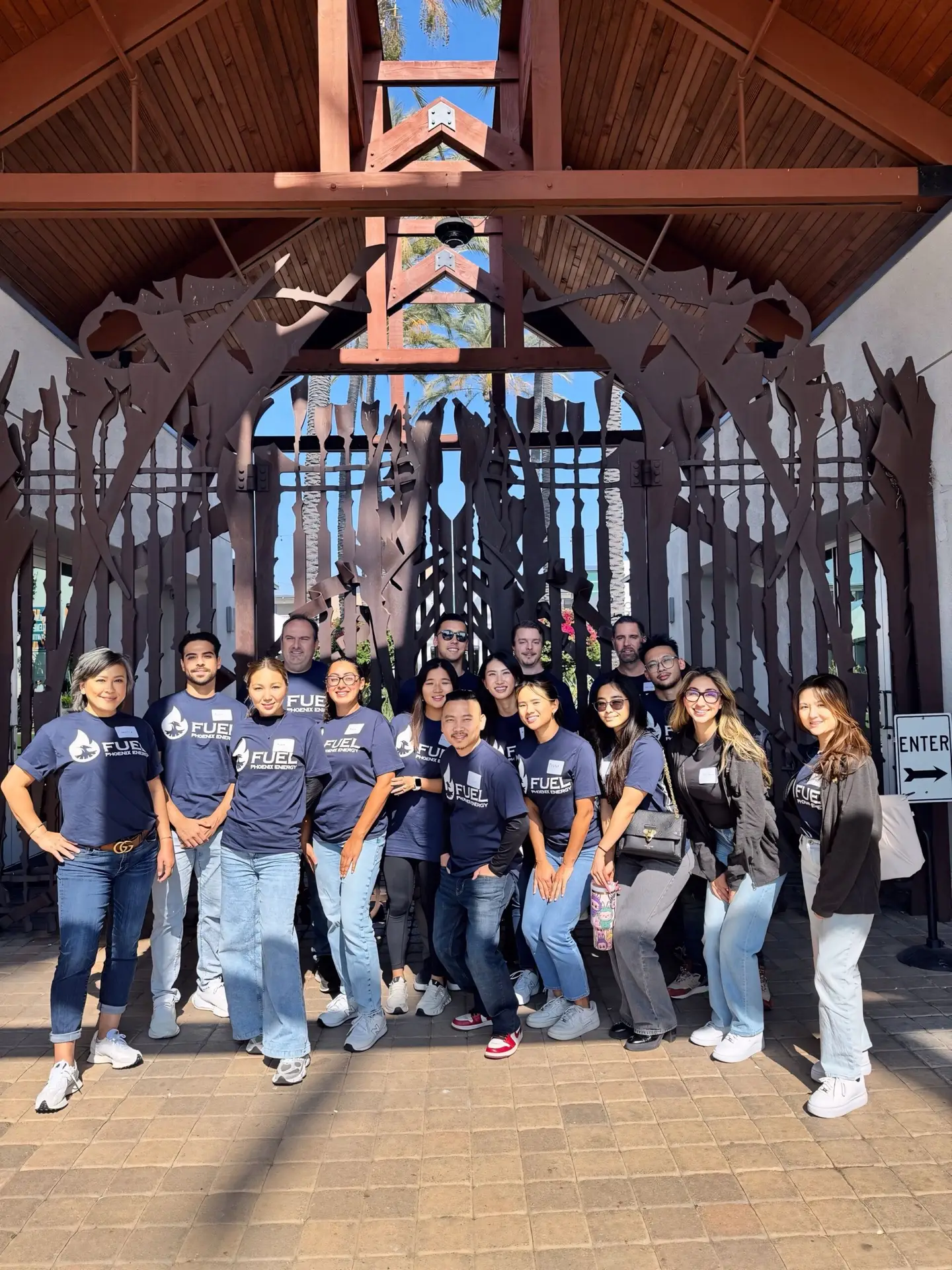 Phoenix Energy team members volunteer at Orange County Rescue Mission